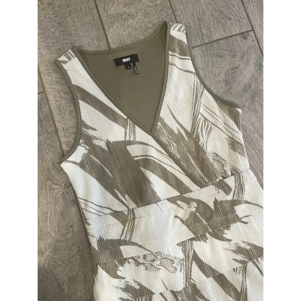 DKNY Womens Abstract Brushstroke Pleated V-Neck Midi Dress Olive Ivory XS